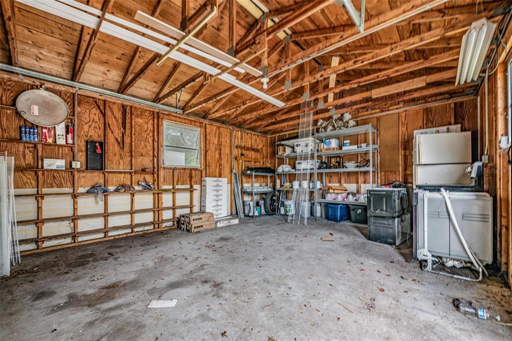 7806 Butler Avenue Hudson, FL 34667 - Photo 19 of 31 a view of a garage