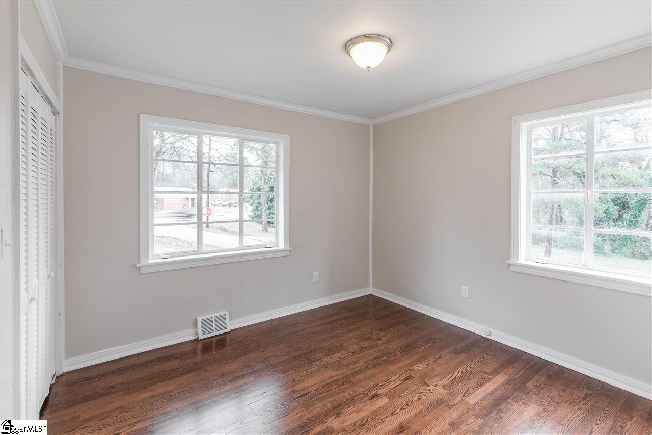 301 Crestfield Road Greenville, SC 29605 - Photo 12 of 17 Gallery Image 12