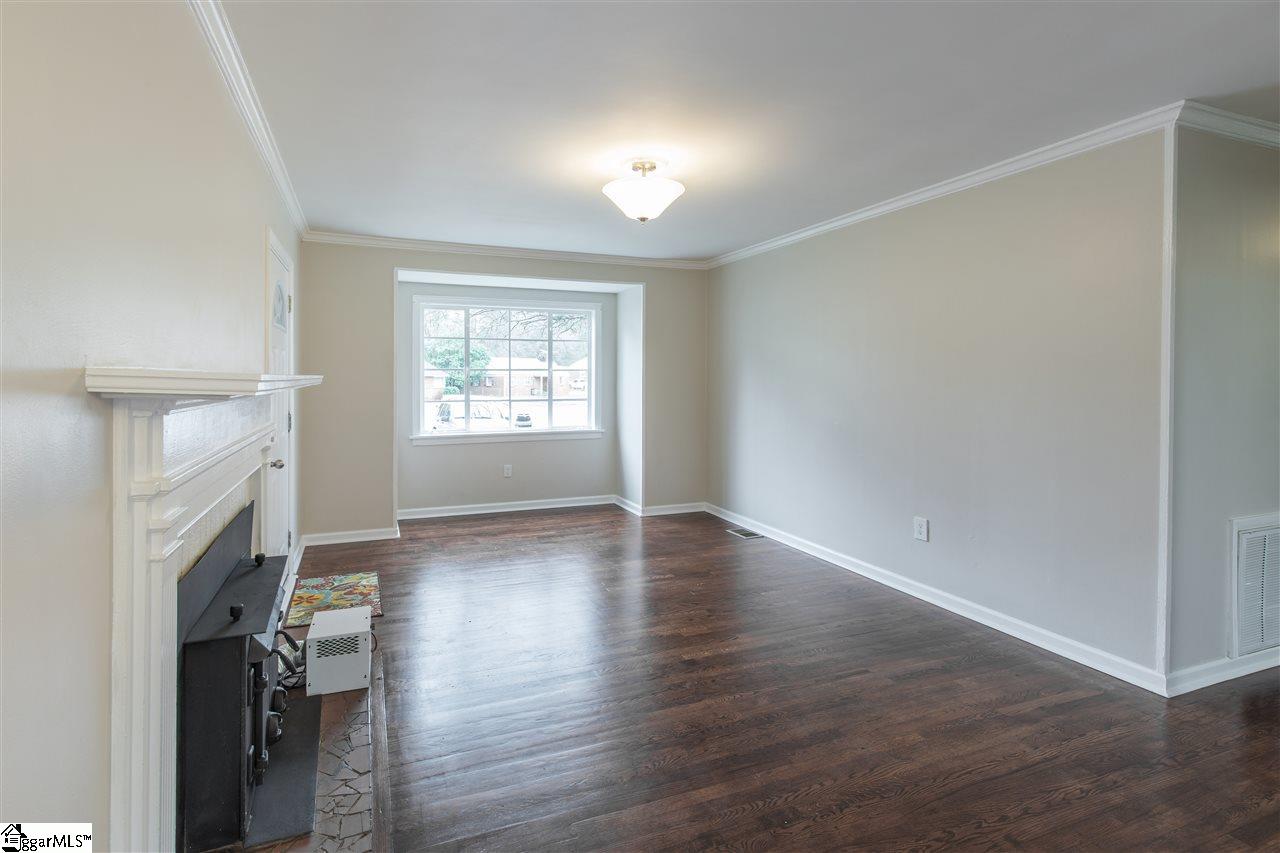 301 Crestfield Road Greenville, SC 29605 - Photo 3 of 17 Gallery Image 3