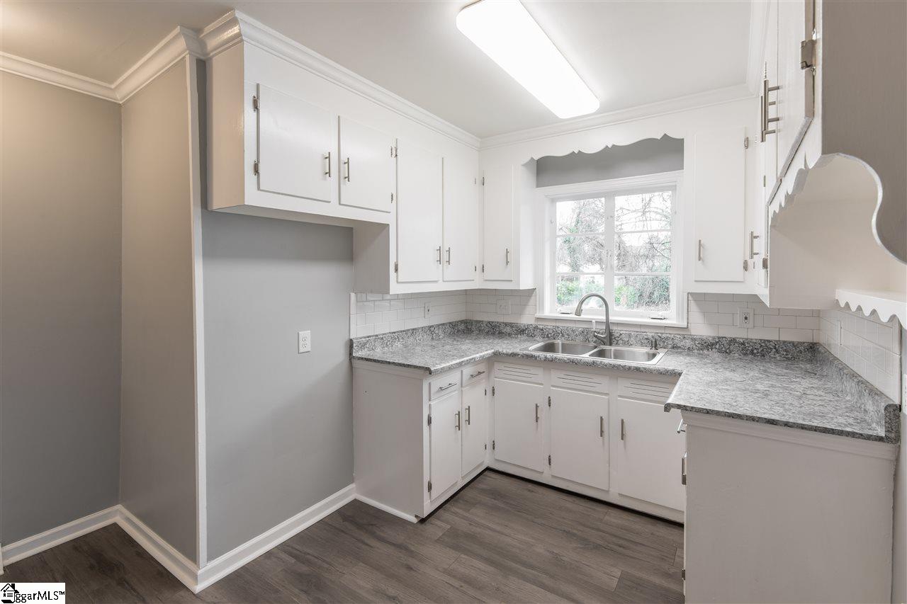 301 Crestfield Road Greenville, SC 29605 - Photo 6 of 17 Gallery Image 6