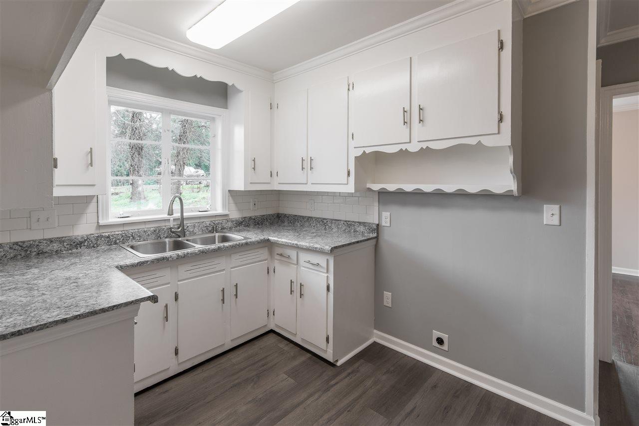 301 Crestfield Road Greenville, SC 29605 - Photo 7 of 17 Gallery Image 7