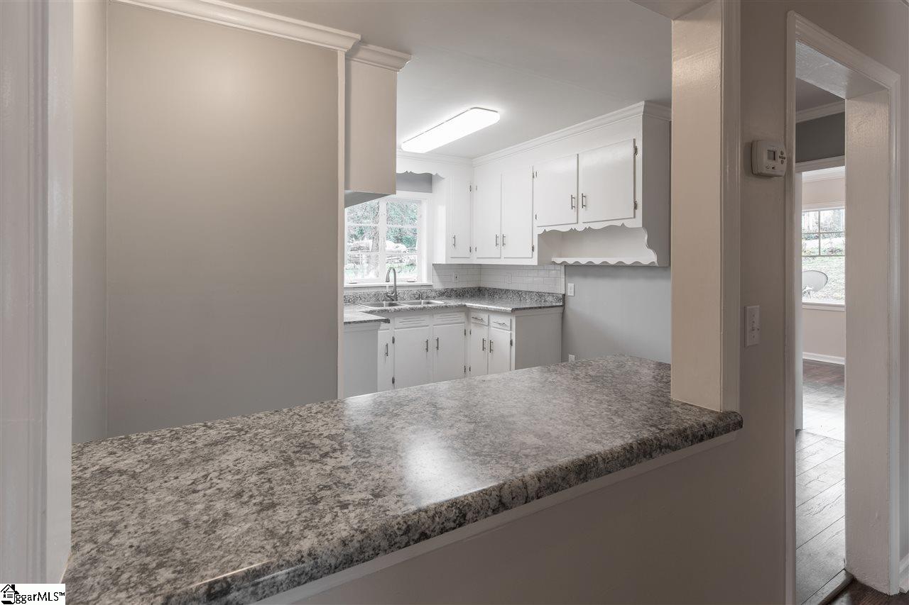 301 Crestfield Road Greenville, SC 29605 - Photo 9 of 17 Gallery Image 9
