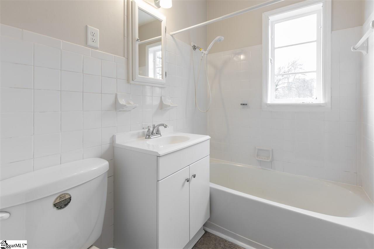 301 Crestfield Road Greenville, SC 29605 - Photo 10 of 17 Gallery Image 10