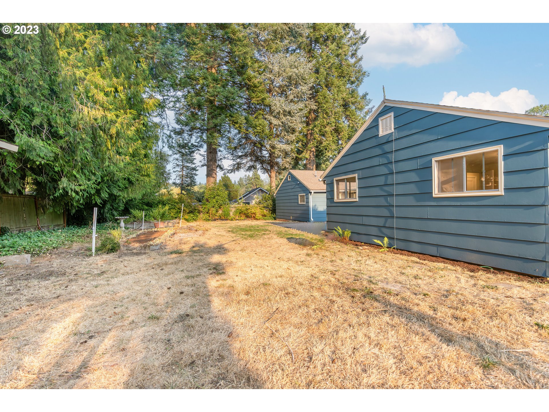8107 Southwest Taylors Ferry Road Portland, OR 97223 - Photo 27 of 34 Gallery Image 27