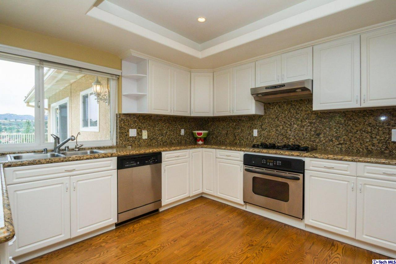 3816 San Augustine Drive Glendale, CA 91206 - Photo 15 of 35