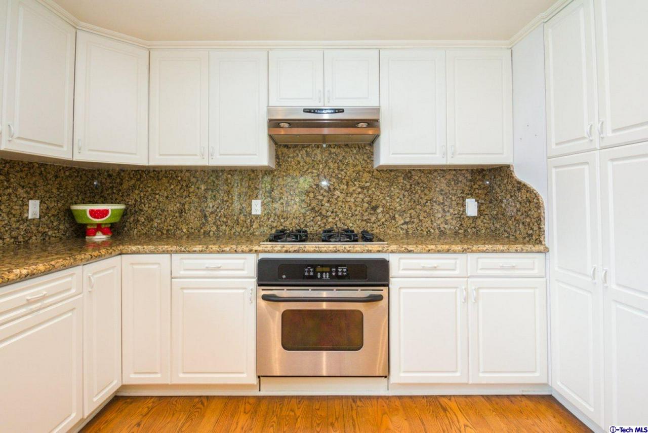 3816 San Augustine Drive Glendale, CA 91206 - Photo 16 of 35