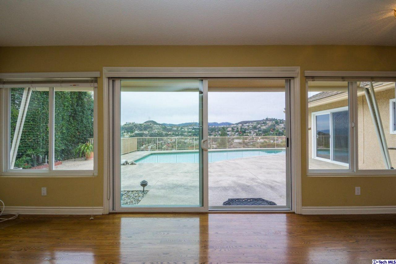 3816 San Augustine Drive Glendale, CA 91206 - Photo 17 of 35