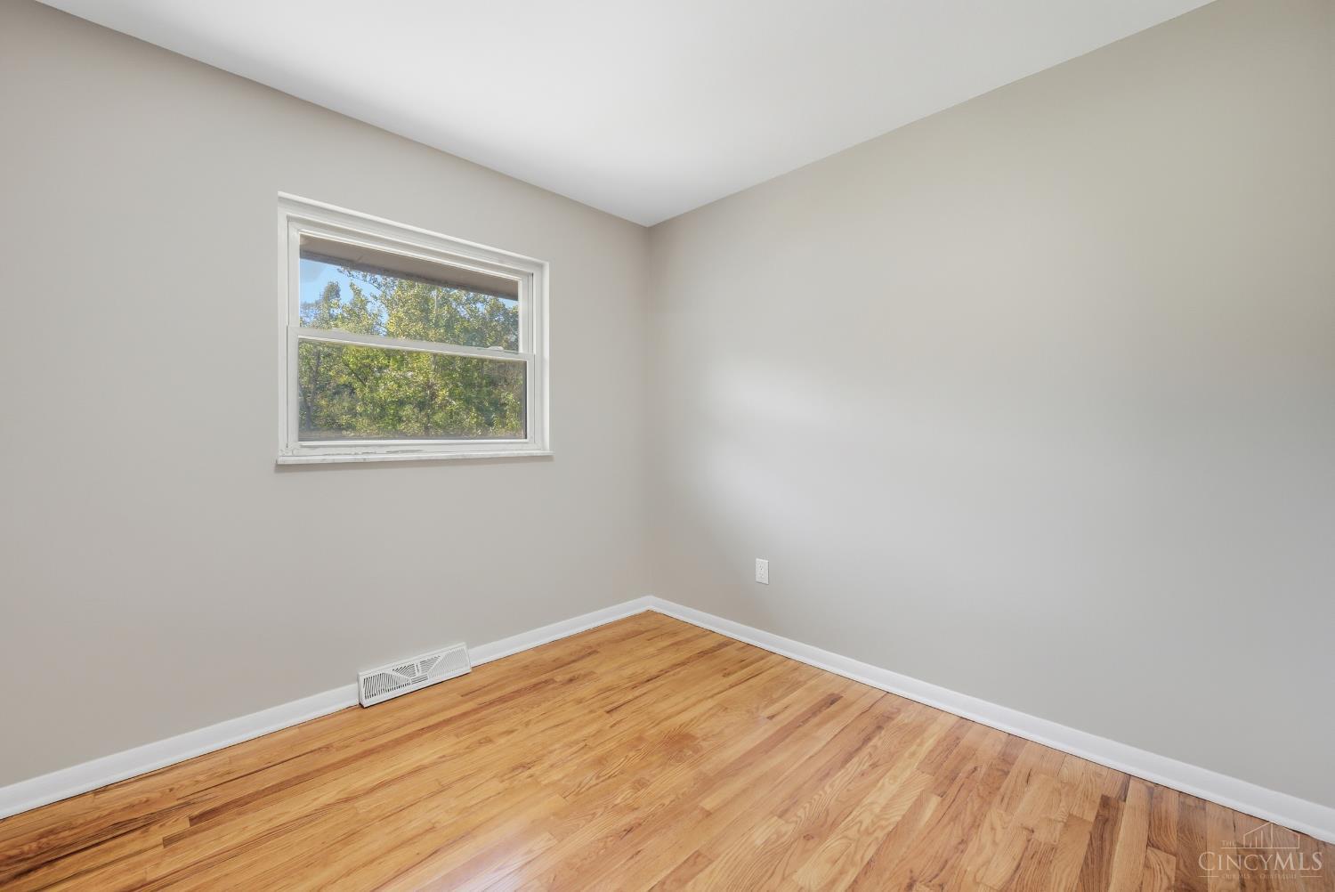 7034 Hearne Road Cincinnati, OH 45248 - Photo 30 of 52 Gallery Image 30