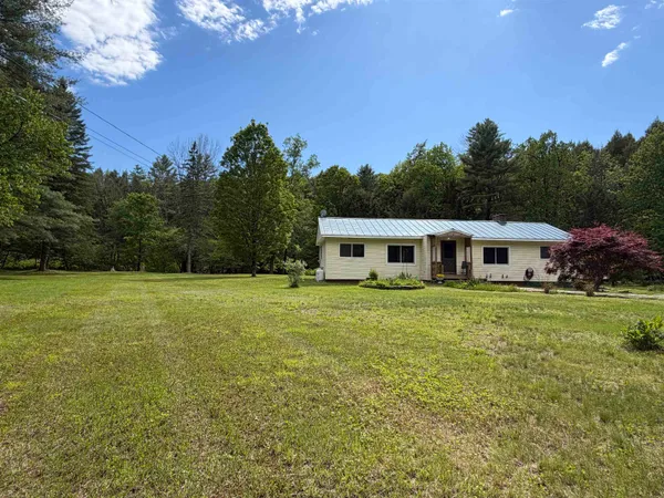 $450,000 | 941 Willow Brook Road, Plainfield, NH 03781