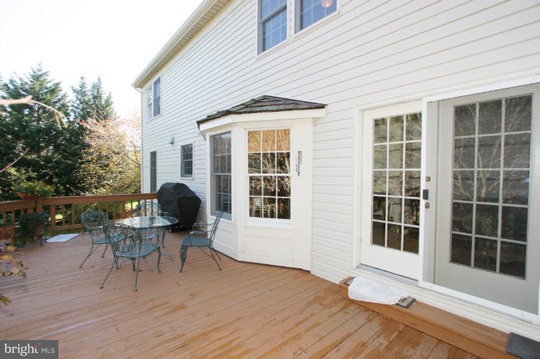 2205 Milburn Lane Reston, VA 20191 - Photo 7 of 30 Deck