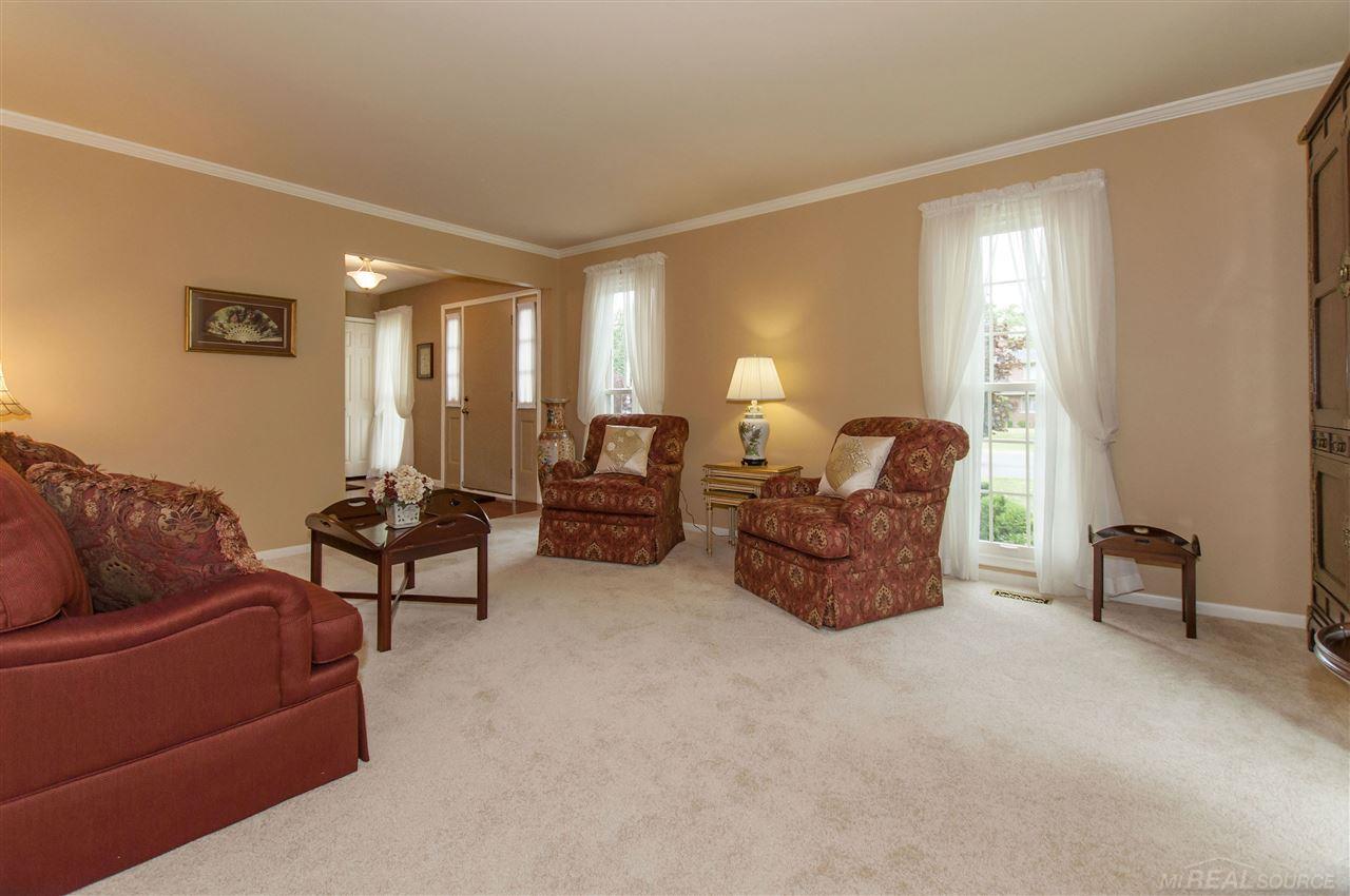 515 Fisher Road Grosse Pointe, MI 48230 - Photo 6 of 42