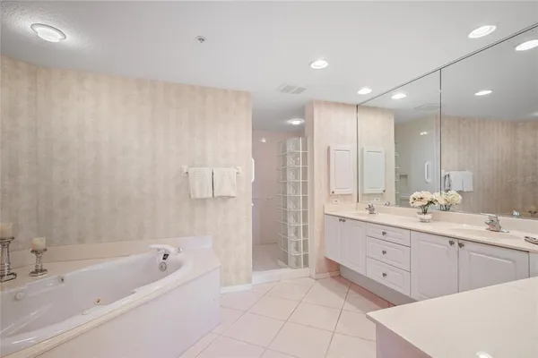 $550,000 | 242 Hidden Bay Drive, Unit 603, Osprey, FL 34229