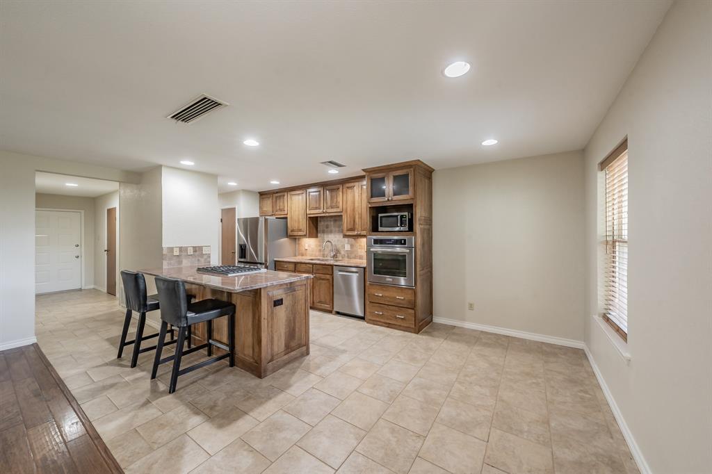 3609 Spring Meadow Lane Flower Mound, TX 75028 - Photo 11 of 32