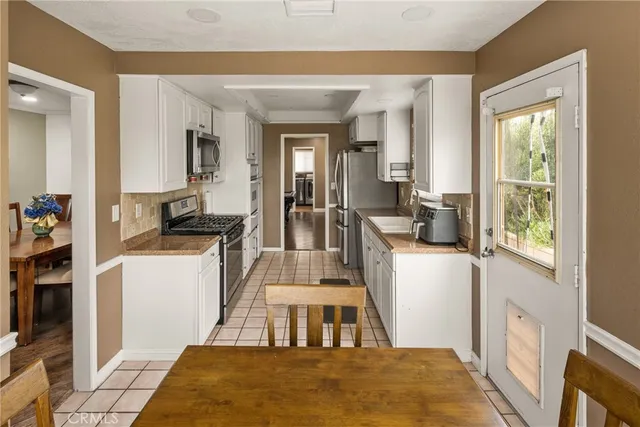 $3,200 | 7233 Bel Air Street, Corona, CA 92881