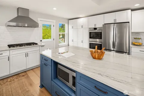 $1,795,000 | 915 30th Avenue South, Seattle, WA 98144