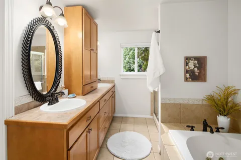 $1,795,000 | 915 30th Avenue South, Seattle, WA 98144