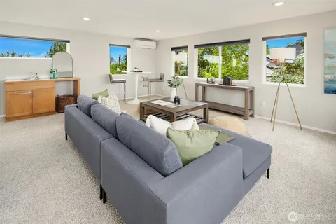 $1,795,000 | 915 30th Avenue South, Seattle, WA 98144