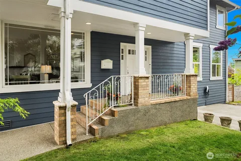 $1,795,000 | 915 30th Avenue South, Seattle, WA 98144