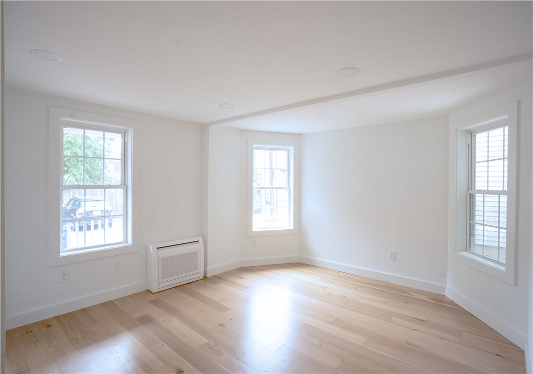 57 Callender Avenue Newport, RI 02840 - Photo 6 of 35
