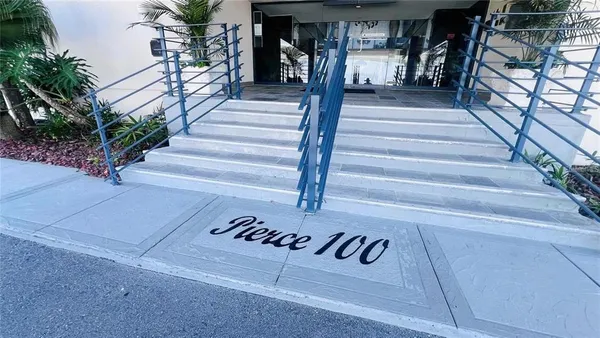 $3,000 | 100 Pierce Street, Unit 1001, Clearwater, FL 33756