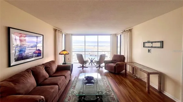 $3,000 | 100 Pierce Street, Unit 1001, Clearwater, FL 33756