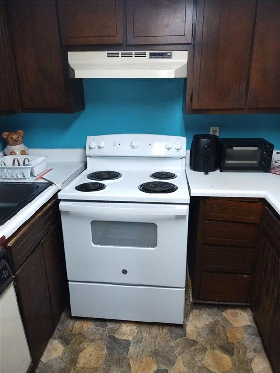 3398 Columbia Trace Decatur, GA 30032 - Photo 3 of 10 a utility room with dryer and washer
