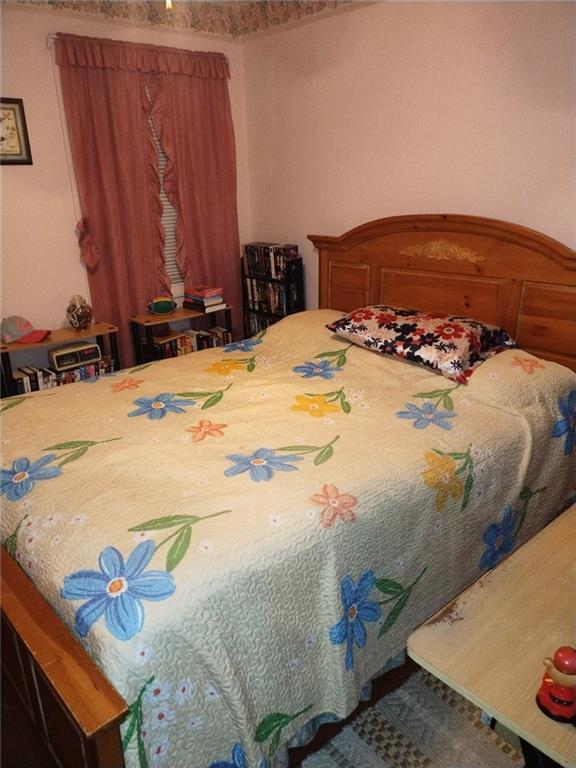 3398 Columbia Trace Decatur, GA 30032 - Photo 8 of 10 a view of a bedroom with a bed