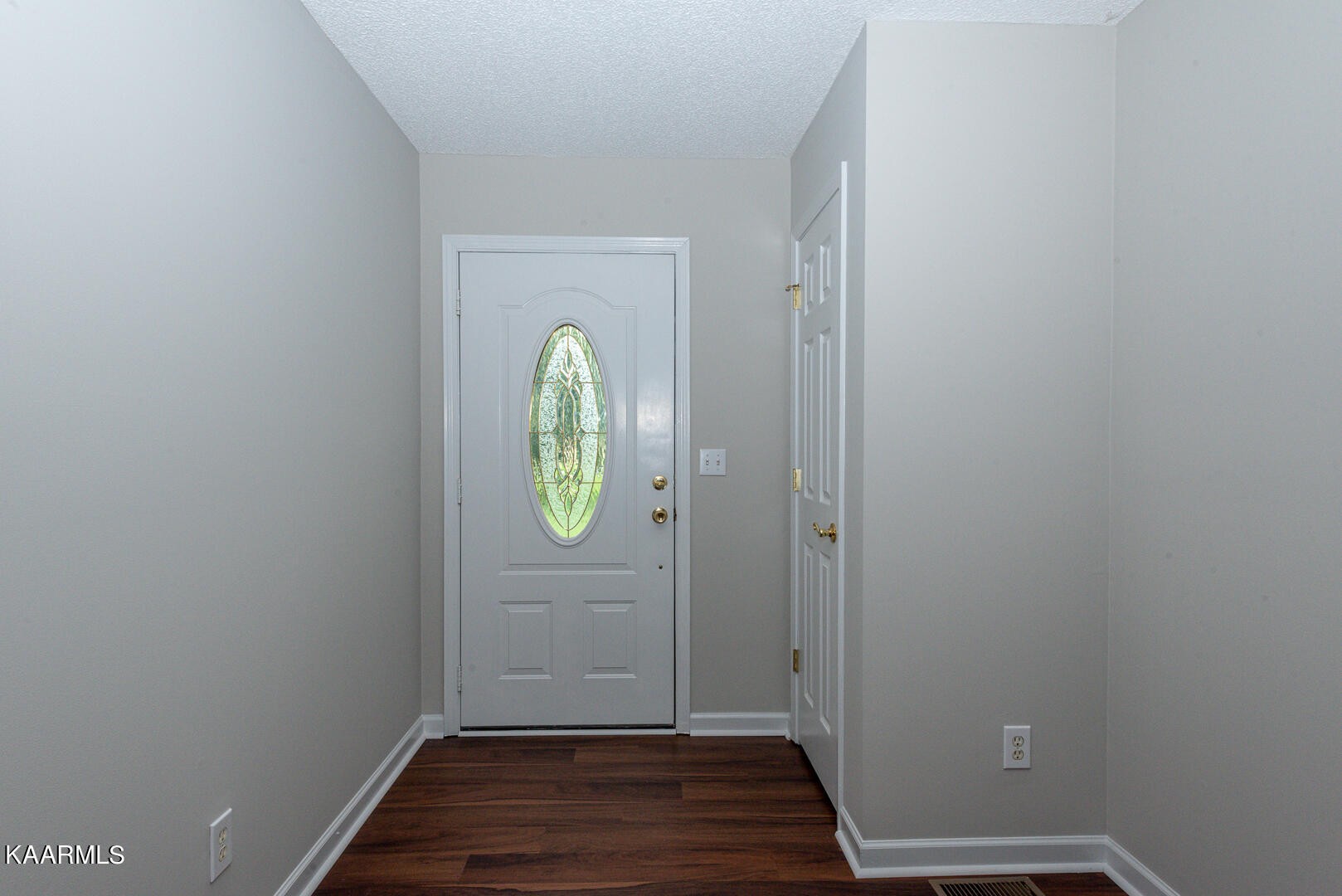 316 Isbill Road Madisonville, TN 37354 - Photo 4 of 38 Gallery Image 4