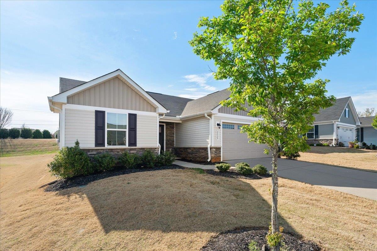 2029 Wexley Drive Boiling Springs, SC 29316 - Photo 2 of 32