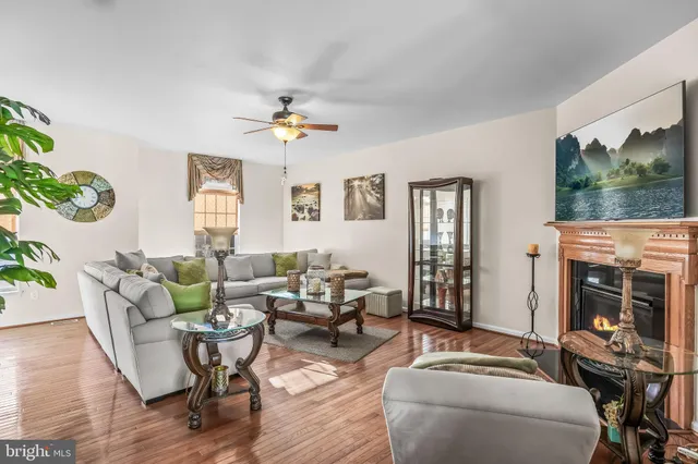 $395,000 | 6 Fawn Court, Delanco, NJ 08075