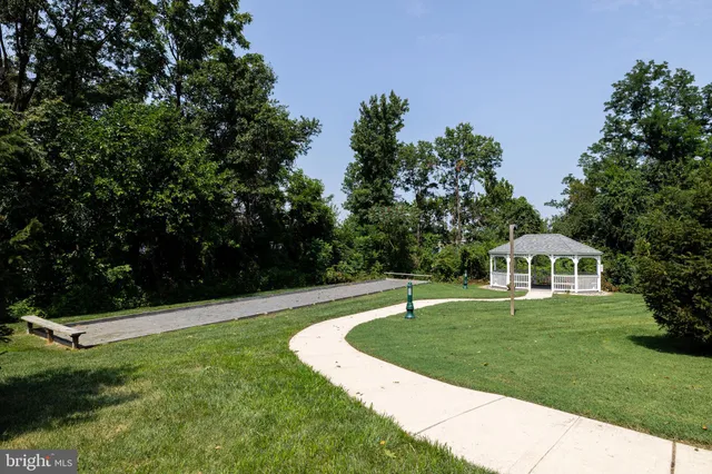 $395,000 | 6 Fawn Court, Delanco, NJ 08075