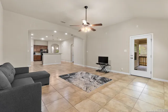 $464,500 | 10728 Barnsford Lane, Helotes, TX 78023