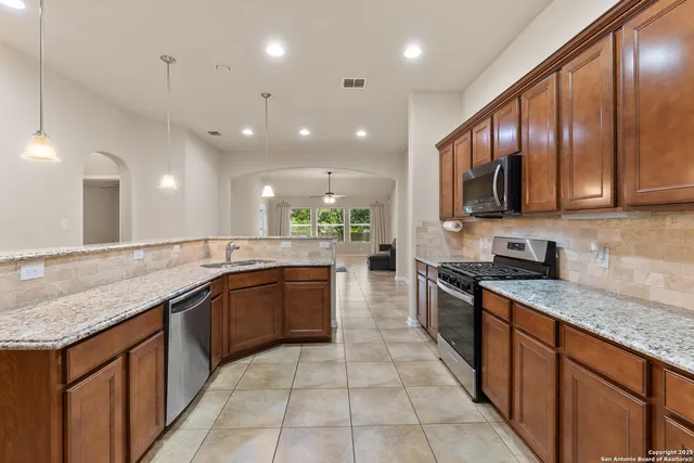 $464,500 | 10728 Barnsford Lane, Helotes, TX 78023