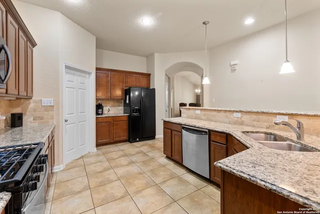 $464,500 | 10728 Barnsford Lane, Helotes, TX 78023