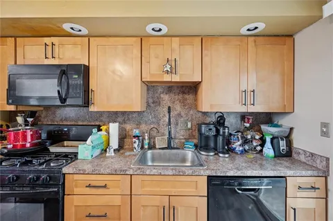 $165,000 | 6792 Tunnelview Drive, Pittsburgh, PA 15235