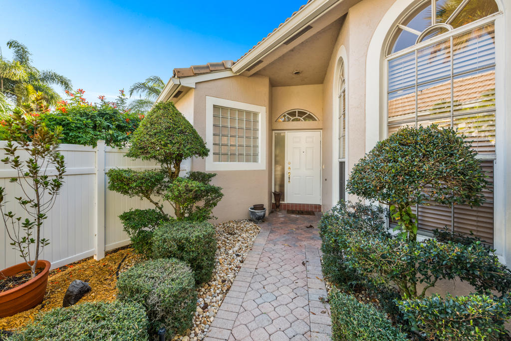 6417 Brava Way Boca Raton, FL 33433 - Photo 2 of 36 DSC_0471