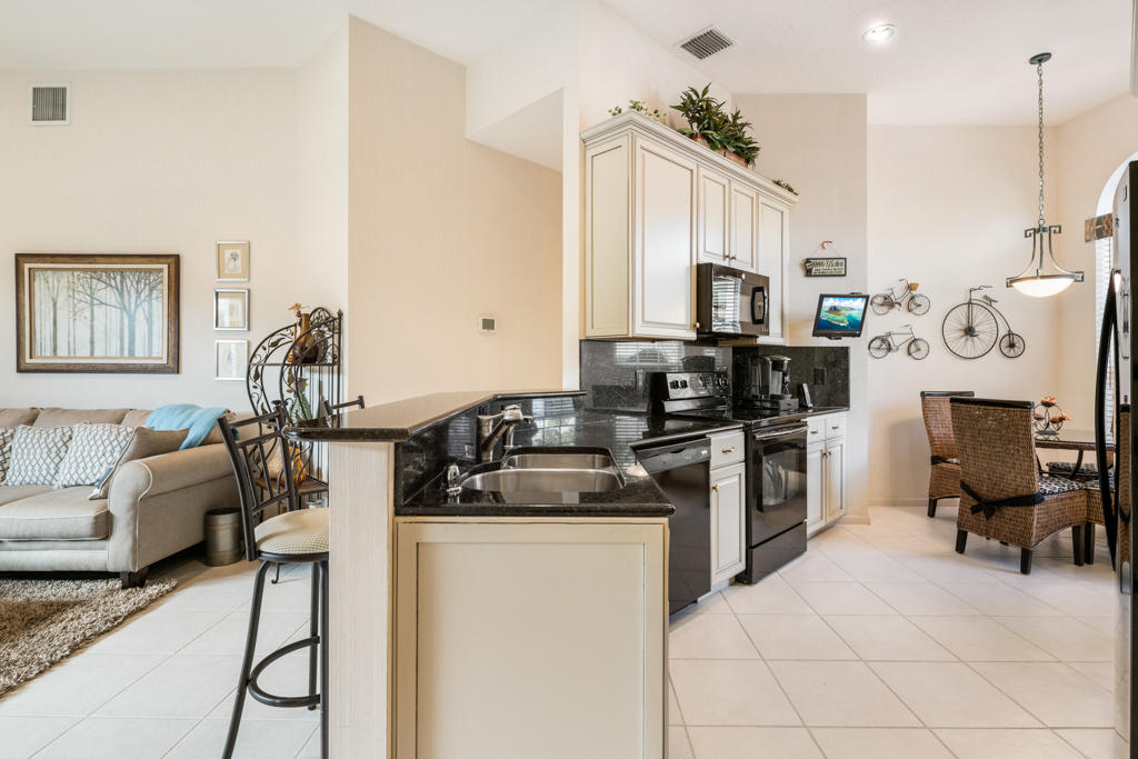 6417 Brava Way Boca Raton, FL 33433 - Photo 10 of 36 DSC_0675