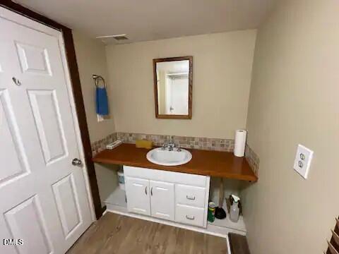 3041 Carpenter Upchurch Road Cary, NC 27519 - Photo 13 of 21 download (13)