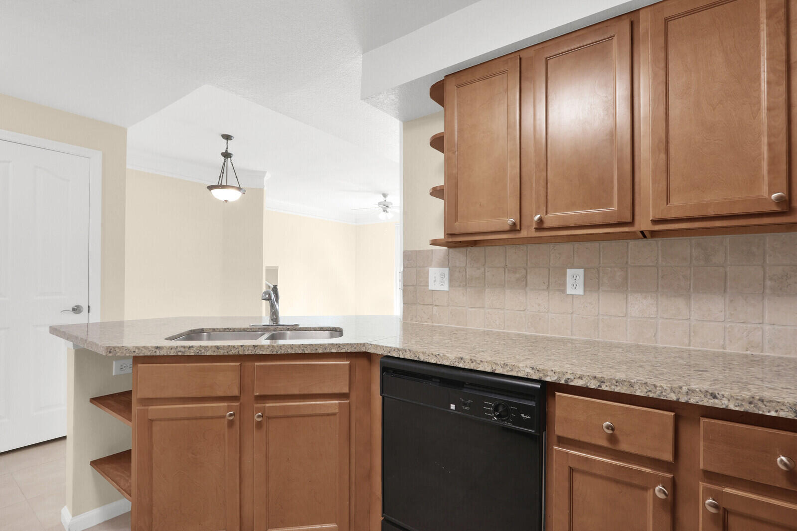 255 Murcia Drive, Unit 202 Jupiter, FL 33458 - Photo 17 of 36 255 Murcia 15