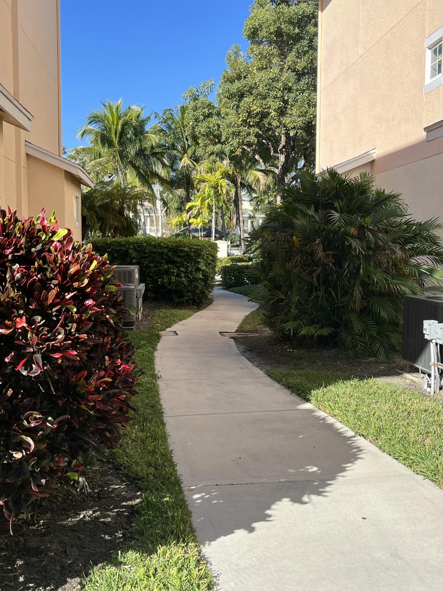 255 Murcia Drive, Unit 202 Jupiter, FL 33458 - Photo 3 of 36 IMG_6712