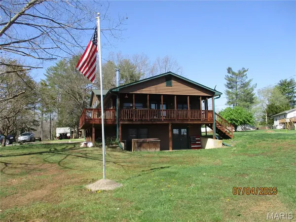 $299,000 | 1653 Lakeshore Drive, Cuba, MO 65453