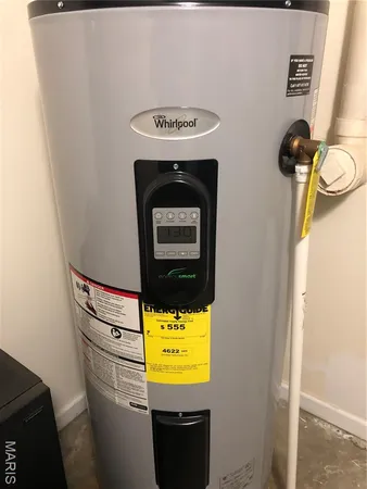 $299,000 | 1653 Lakeshore Drive, Cuba, MO 65453