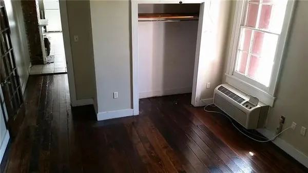 $950 | 1566 Annunciation Street, Unit 2, New Orleans, LA 70130