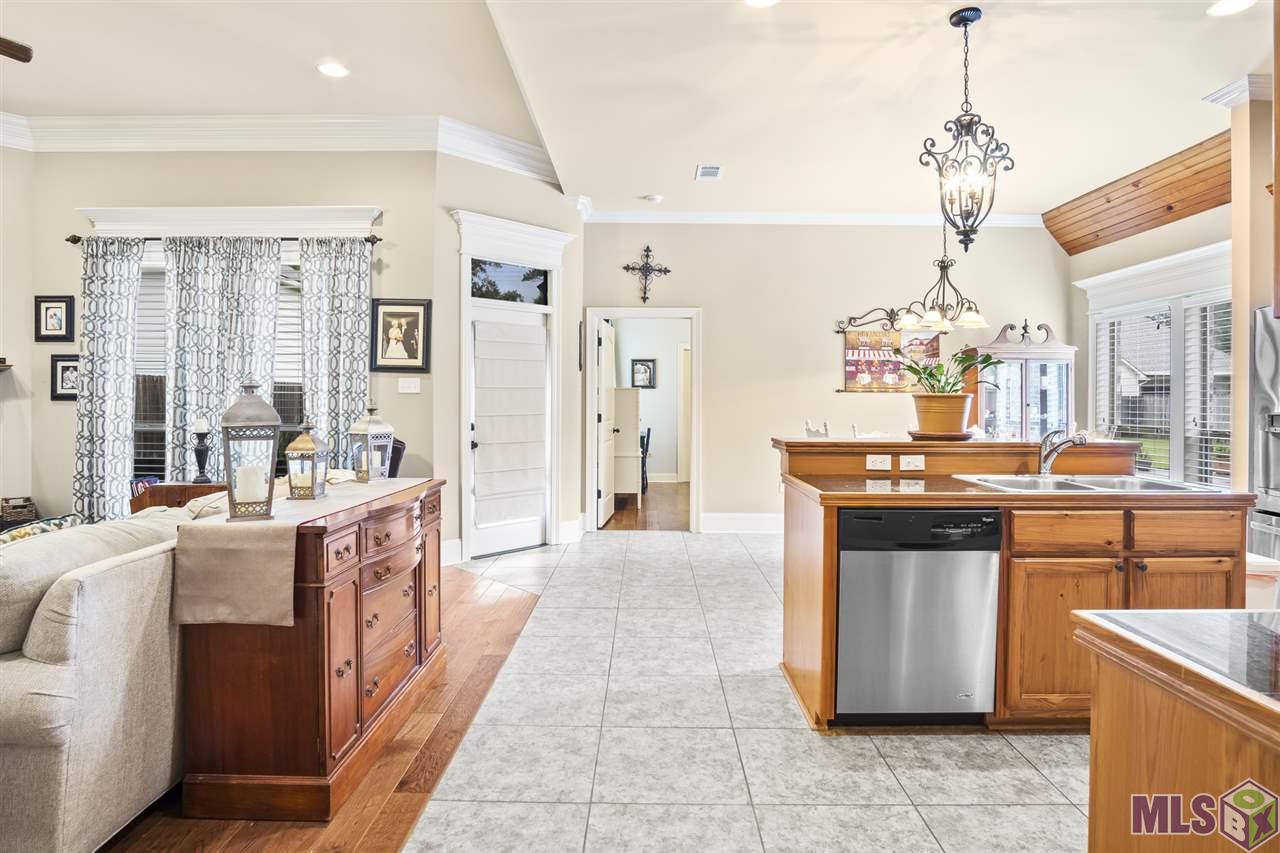 9367 Rustic Rose Drive Denham Springs, LA 70726 - Photo 8 of 30 Gallery Image 8
