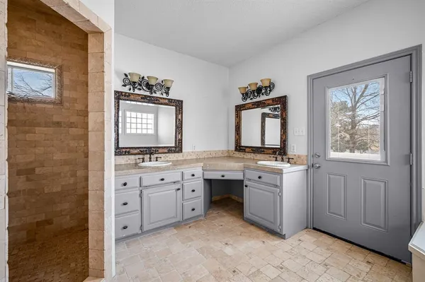 $1,085,000 | 5327 Dusty Road, Athens, TX 75752