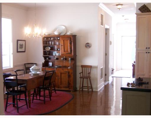 186 Old River Road, Unit 6 Lincoln, RI 02865 - Photo 4 of 5 Dining Room.