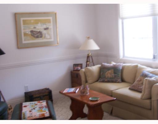 186 Old River Road, Unit 6 Lincoln, RI 02865 - Photo 5 of 5 Studio/Study/Office.