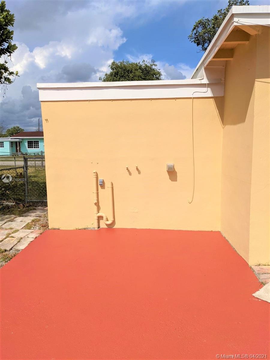 26 Miami Gardens Road West Park, FL 33023 - Photo 15 of 16