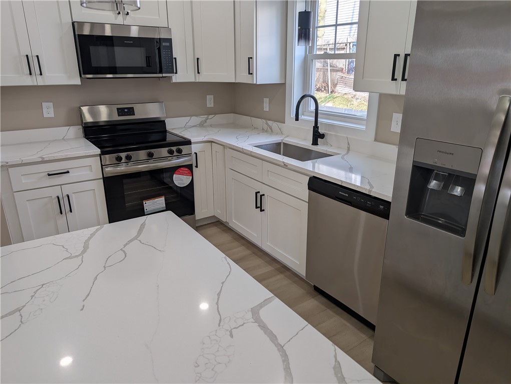 56 Diamond Street Providence, RI 02907 - Photo 2 of 12