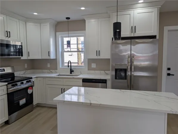 $2,500 | 56 Diamond Street, Providence, RI 02907